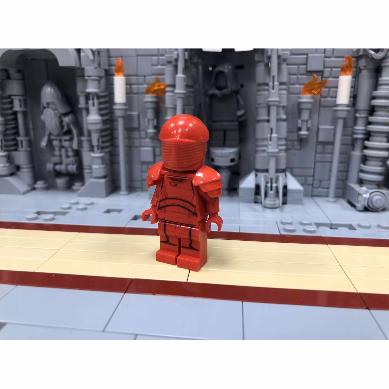Elite Praetorian Guard - Pointed Helmet, Legs Elite Praetorian Guard - Pointed Helmet, Legs