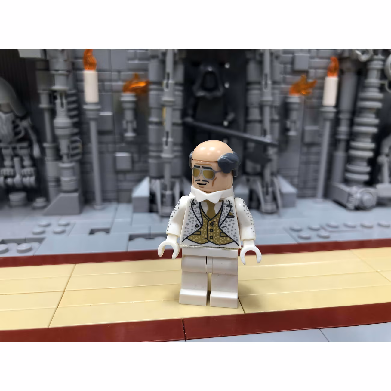 Disco Alfred Pennyworth, The LEGO Batman Movie, Series 2 (Minifigure Only without Stand and Accessories) Disco Alfred Pennyworth, The LEGO Batman Movie, Series 2 (Minifigure Only without Stand and Accessories)