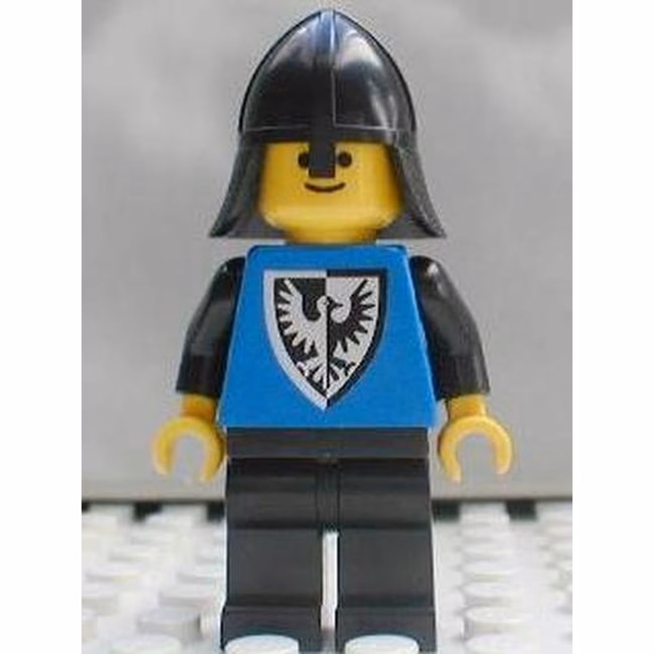 Black Falcon - Black Legs, Black Neck-Protector, Shield Bottom Pointed Black Falcon - Black Legs, Black Neck-Protector, Shield Bottom Pointed