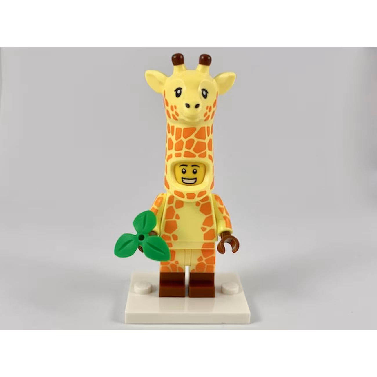 Giraffe Guy, The LEGO Movie 2 (Complete Set with Stand and Accessories) Giraffe Guy, The LEGO Movie 2 (Complete Set with Stand and Accessories)