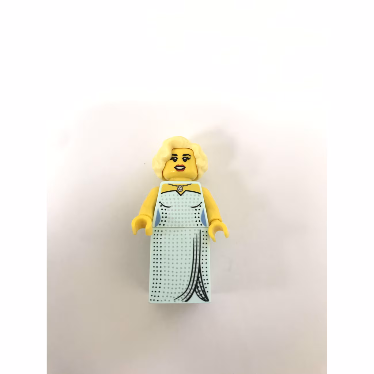 Hollywood Starlet, Series 9 (Complete Set with Stand and Accessories) Hollywood Starlet, Series 9 (Complete Set with Stand and Accessories)