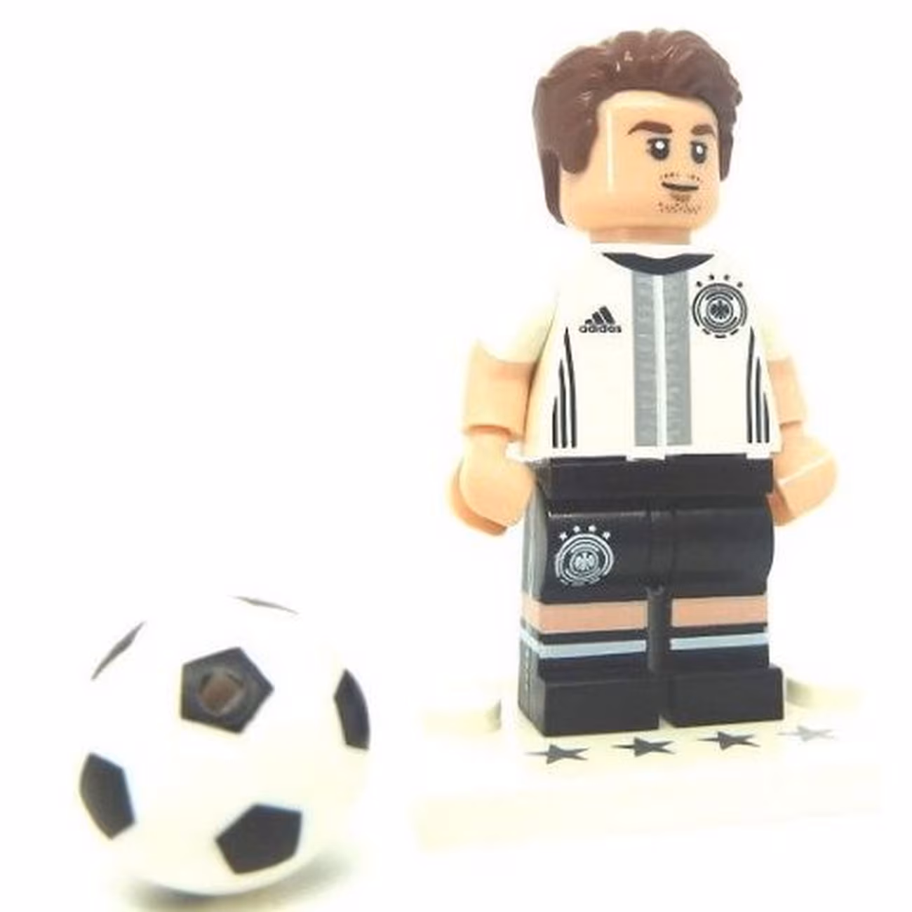 Mario Götze, Deutscher Fussball-Bund / DFB (Complete Set with Stand and Accessories) Mario Götze, Deutscher Fussball-Bund / DFB (Complete Set with Stand and Accessories)