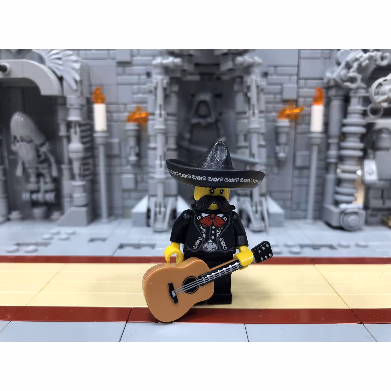 Mariachi, Series 16 (Complete Set with Stand and Accessories) Mariachi, Series 16 (Complete Set with Stand and Accessories)