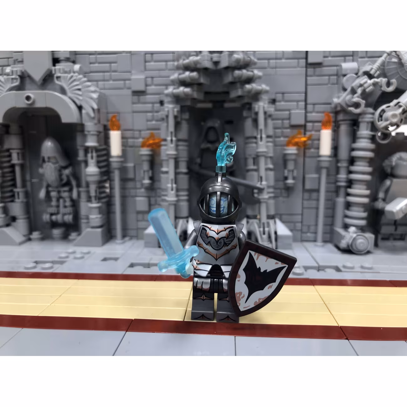Fright Knight, Series 19 (Complete Set with Stand and Accessories) Fright Knight, Series 19 (Complete Set with Stand and Accessories)