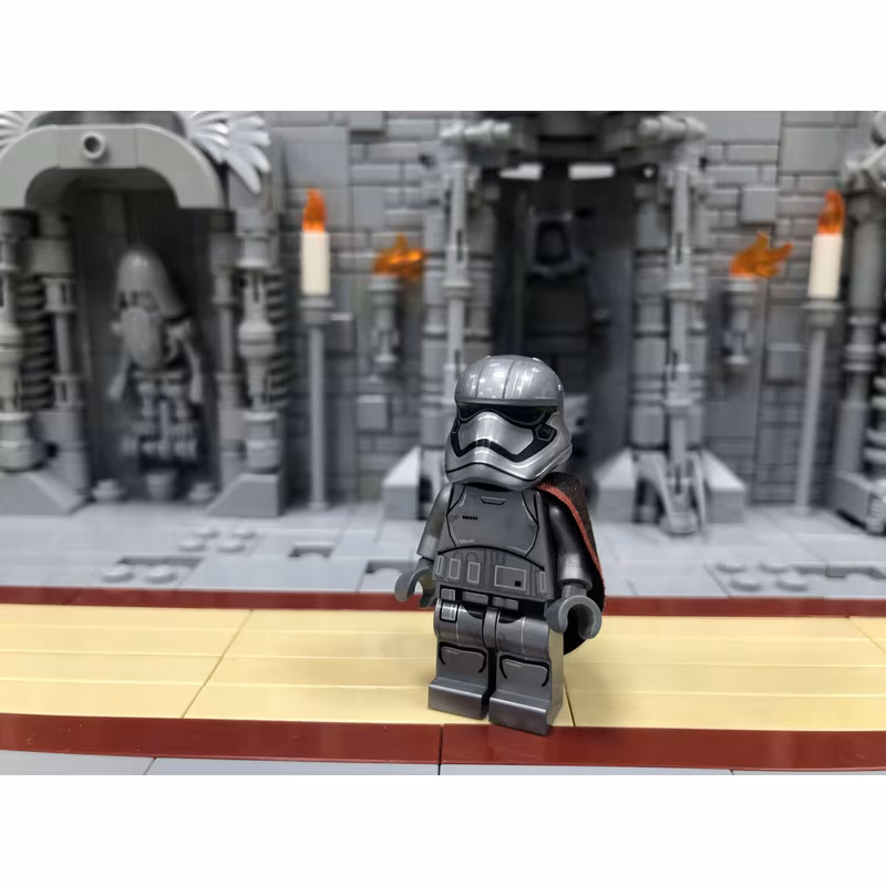 Captain Phasma (Rounded Mouth Pattern)